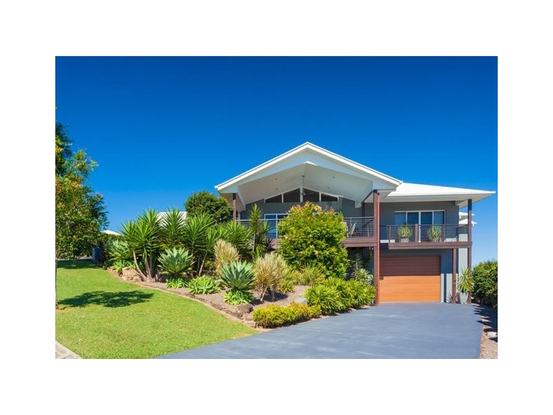 16 Kensington Drive, Cooroy QLD 4563