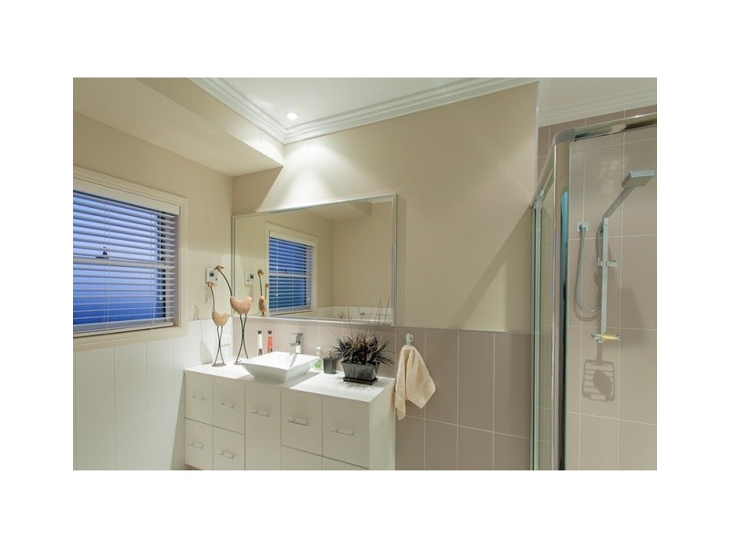 16 Kensington Drive, Cooroy QLD 4563