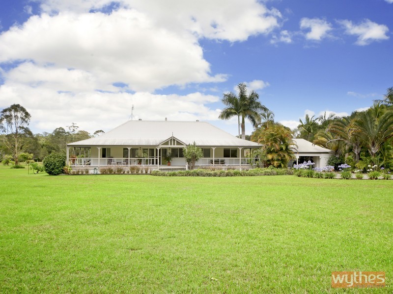 32 Hamilton Road, Lake Macdonald QLD 4563