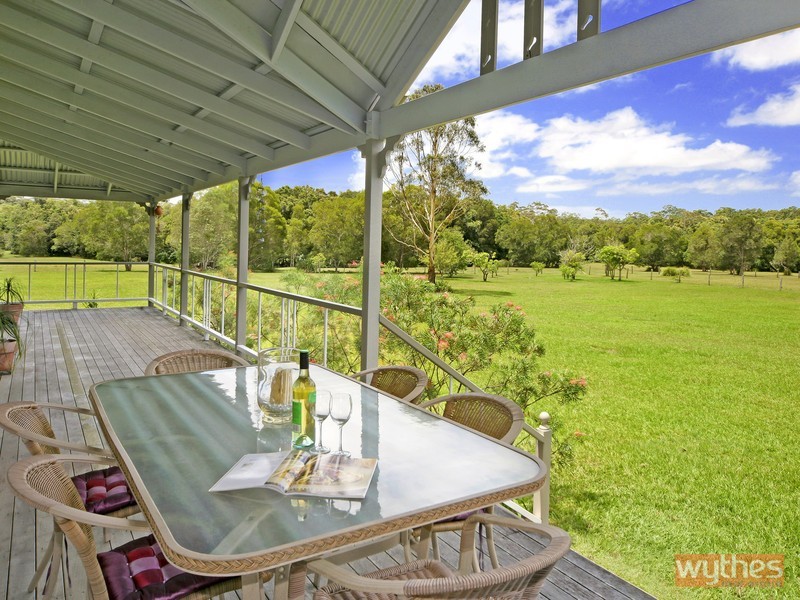 32 Hamilton Road, Lake Macdonald QLD 4563