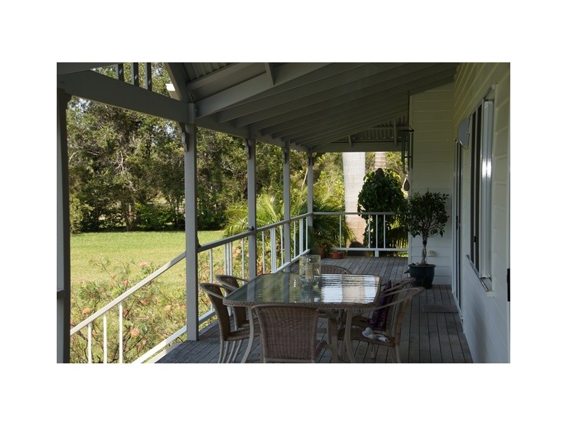 32 Hamilton Road, Lake Macdonald QLD 4563