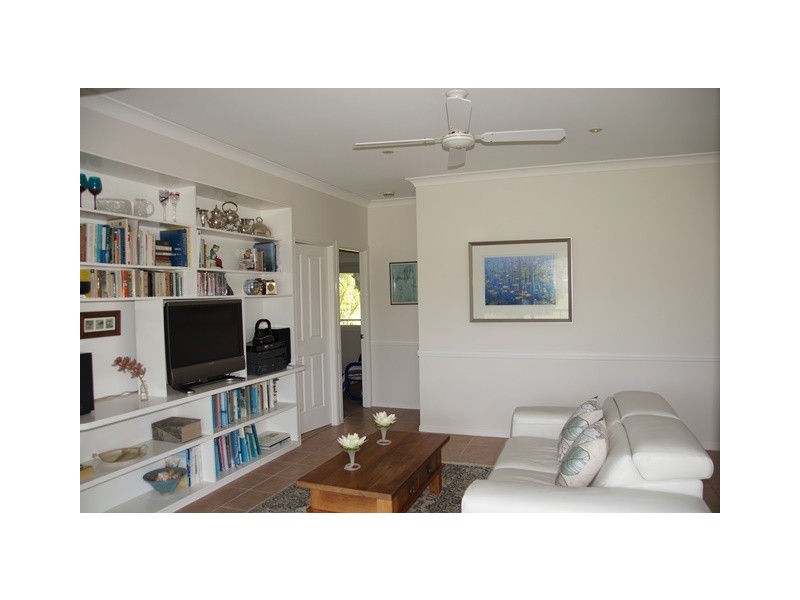 32 Hamilton Road, Lake Macdonald QLD 4563