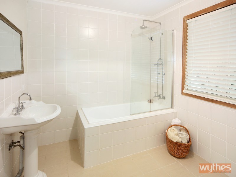 60 Forest Acres Drive, Lake Macdonald QLD 4563