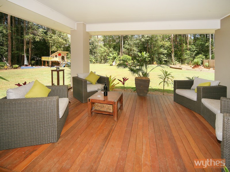 1 Palm Tree Court, Pomona QLD 4568