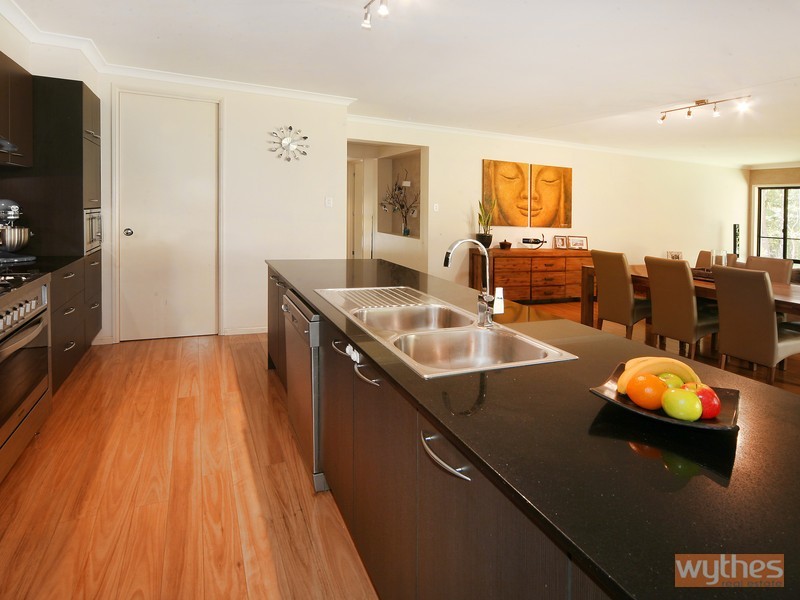 1 Palm Tree Court, Pomona QLD 4568