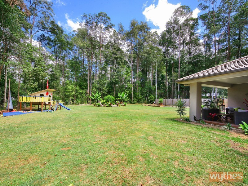 1 Palm Tree Court, Pomona QLD 4568