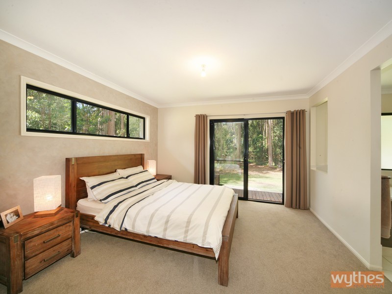 1 Palm Tree Court, Pomona QLD 4568