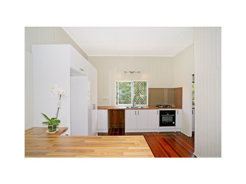 30 Church Street, Pomona QLD 4568