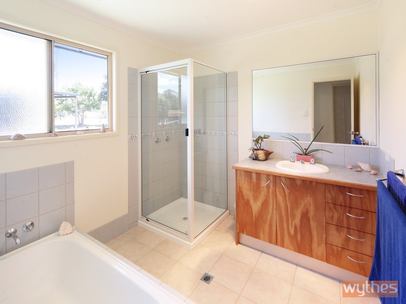 7 Flindersia Drive, Traveston QLD 4570