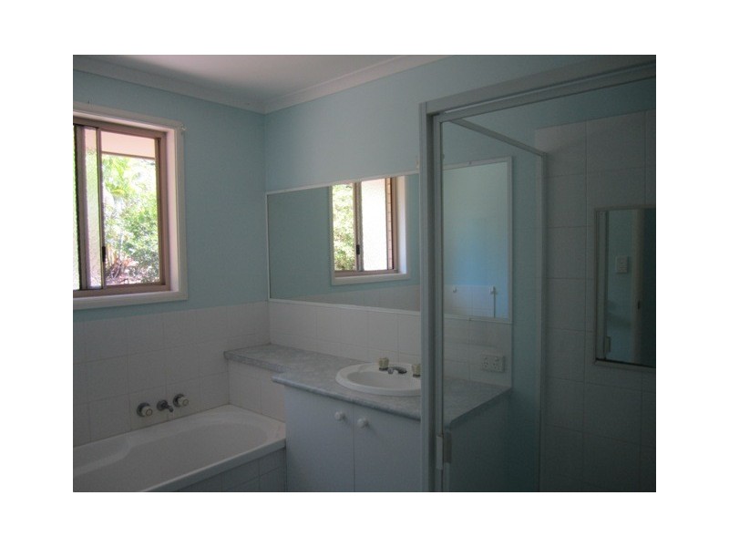 2a Queen Street, Cooran QLD 4569