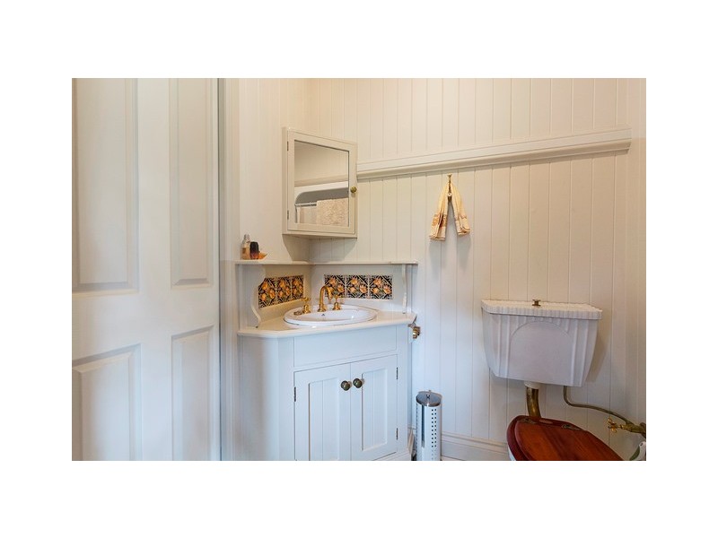 204 Lake MacDonald Drive, Lake Macdonald QLD 4563