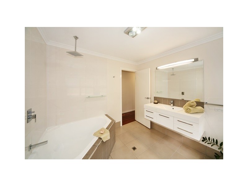 834 Cootharaba Rd, Cootharaba QLD 4565