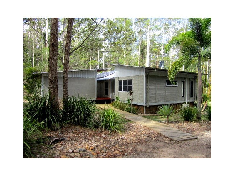 834 Cootharaba Rd, Cootharaba QLD 4565