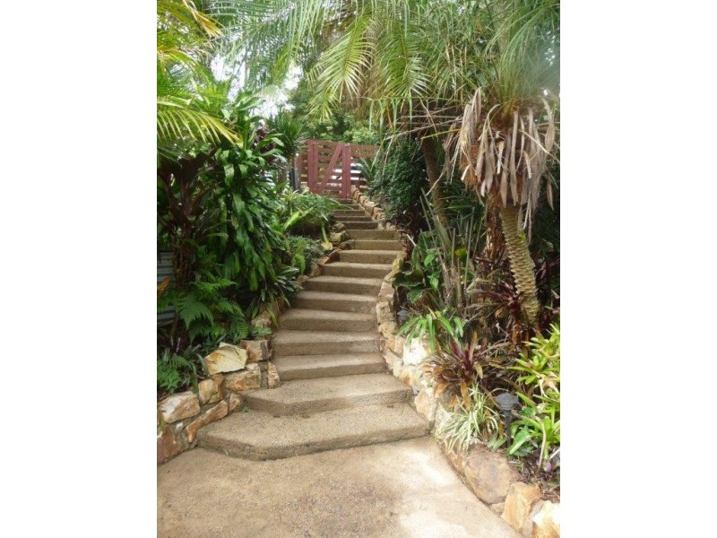 16 Pine Street, Pomona QLD 4568