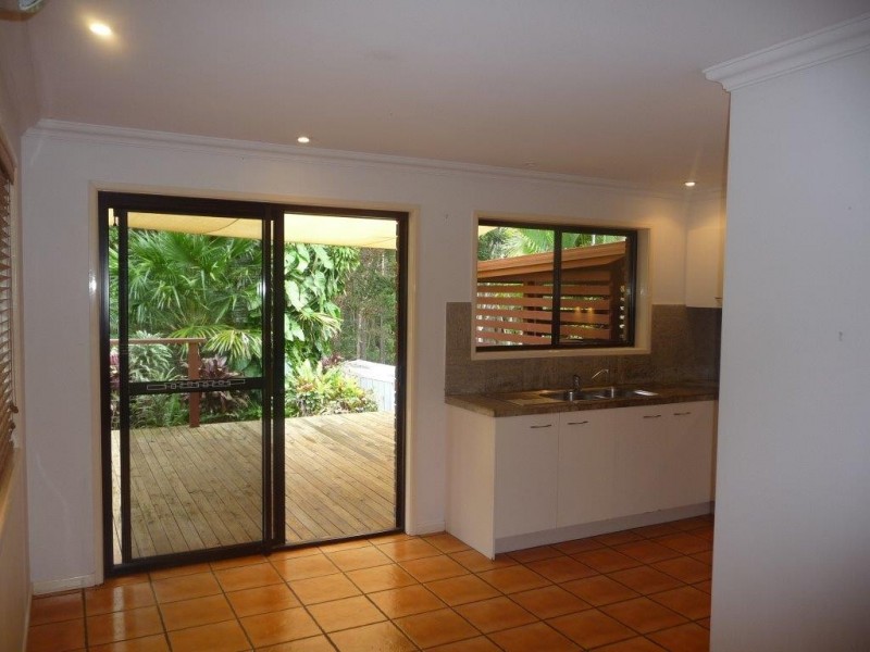 16 Pine Street, Pomona QLD 4568