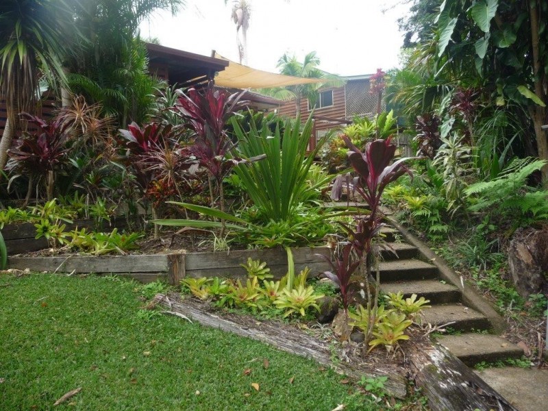 16 Pine Street, Pomona QLD 4568