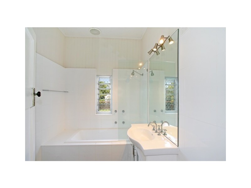 30 Church Street, Pomona QLD 4568