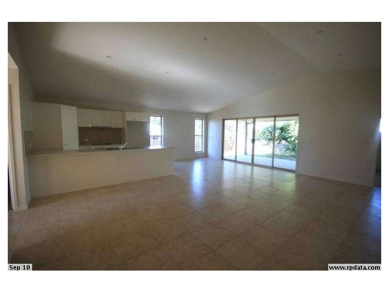 12 Prospect Place, Cooroy QLD 4563