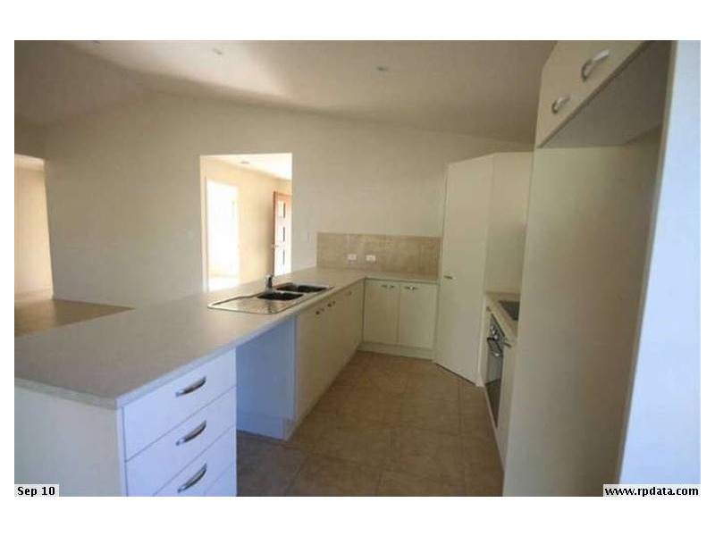 12 Prospect Place, Cooroy QLD 4563