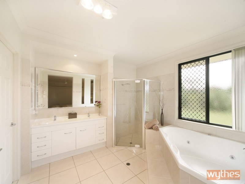 57 Lawnville Road, Cooroy QLD 4563