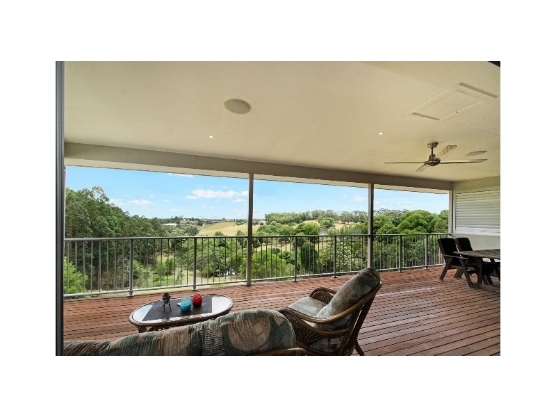 4a Pine Tree Drive West, Lake Macdonald QLD 4563