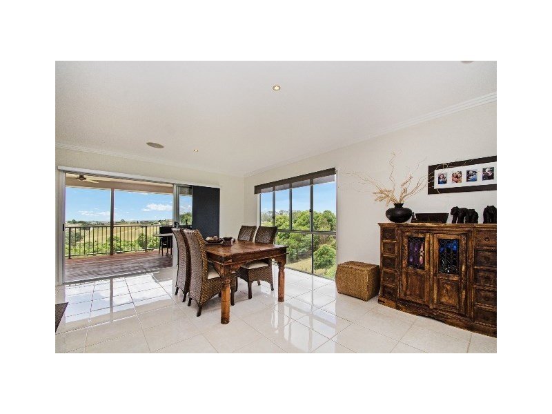 4a Pine Tree Drive West, Lake Macdonald QLD 4563