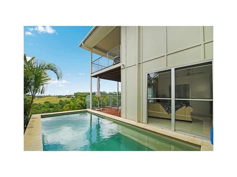 4a Pine Tree Drive West, Lake Macdonald QLD 4563