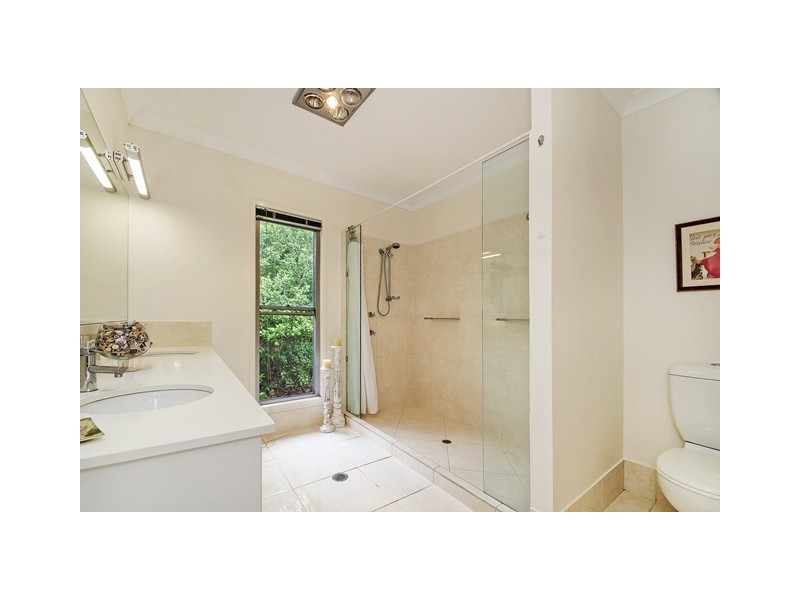 4a Pine Tree Drive West, Lake Macdonald QLD 4563