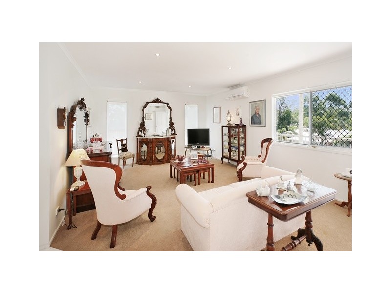 6 Kensington Drive, Cooroy QLD 4563