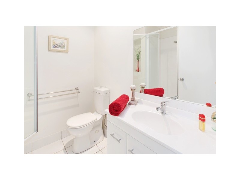 6 Kensington Drive, Cooroy QLD 4563