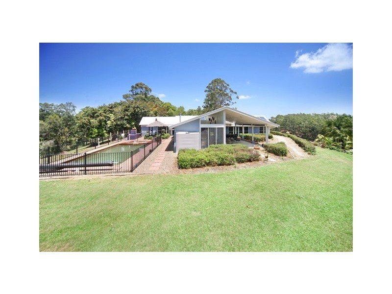 6 Pine Tree Drive West, Lake Macdonald QLD 4563