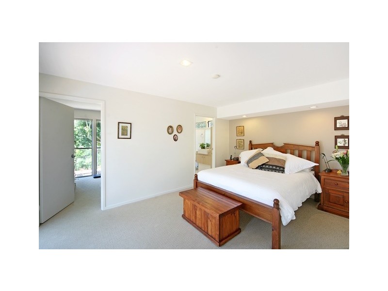 6 Pine Tree Drive West, Lake Macdonald QLD 4563