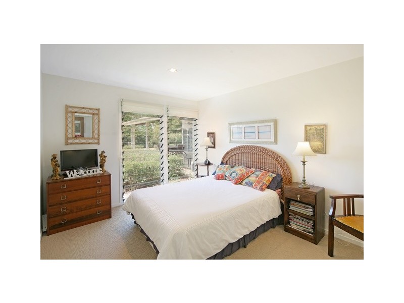 6 Pine Tree Drive West, Lake Macdonald QLD 4563