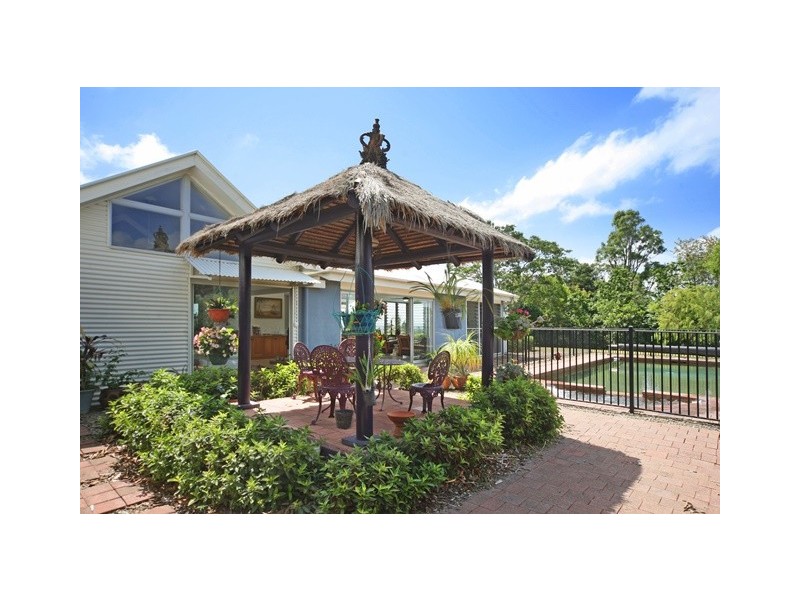6 Pine Tree Drive West, Lake Macdonald QLD 4563