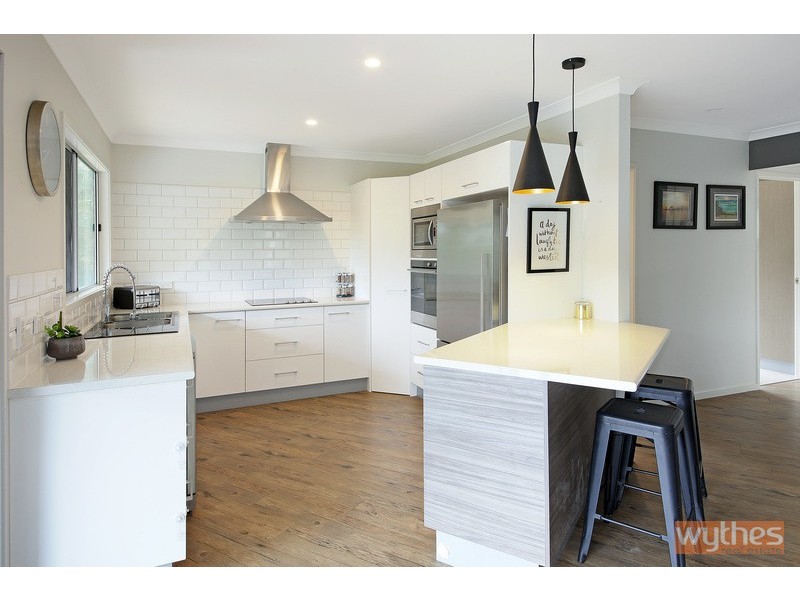 29 Gwandalan Road, Lake Macdonald QLD 4563