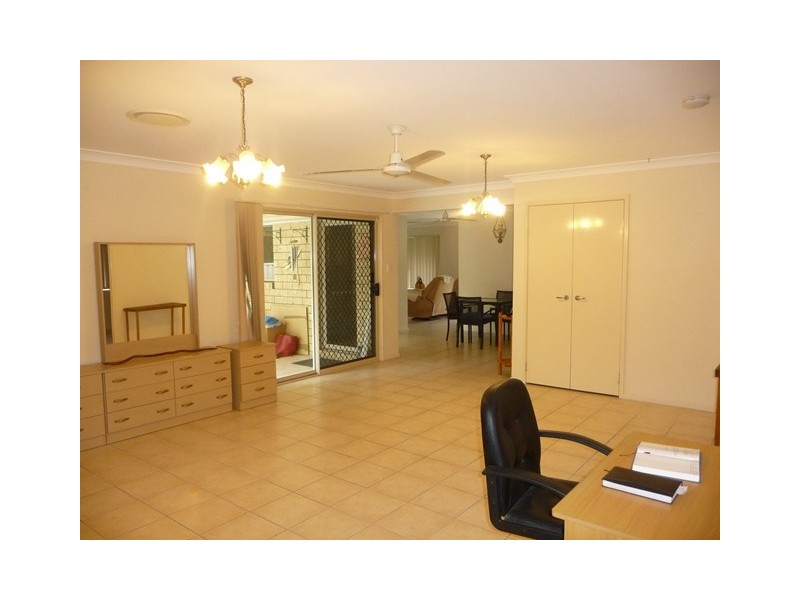 27 Oak Street, Cooroy QLD 4563