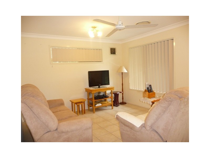 27 Oak Street, Cooroy QLD 4563