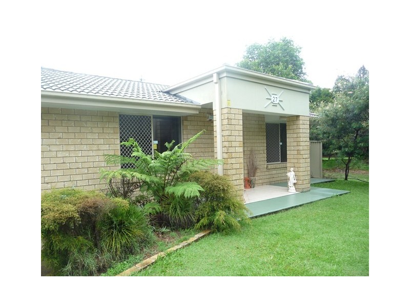 27 Oak Street, Cooroy QLD 4563