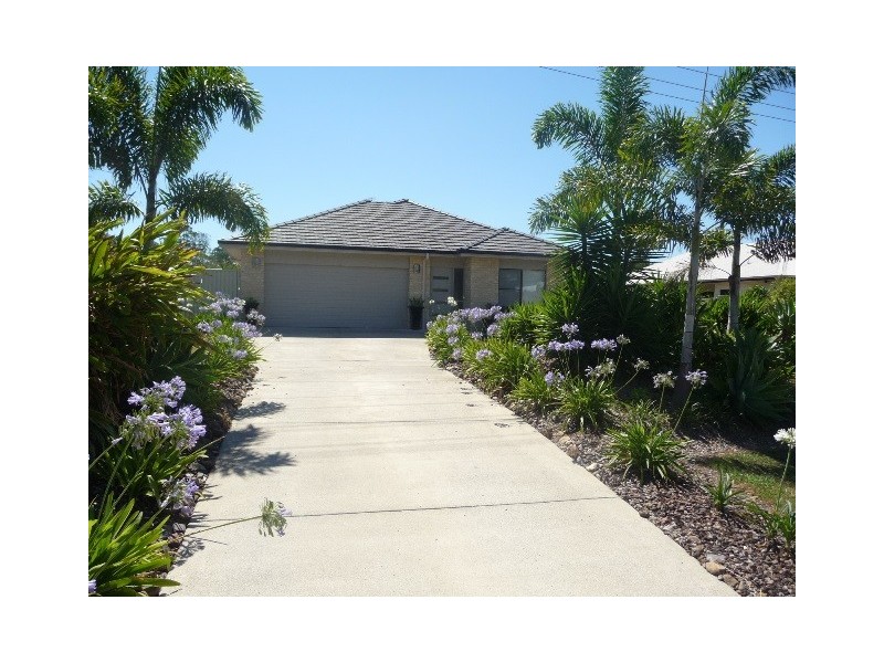 13 Oak Street, Cooroy QLD 4563