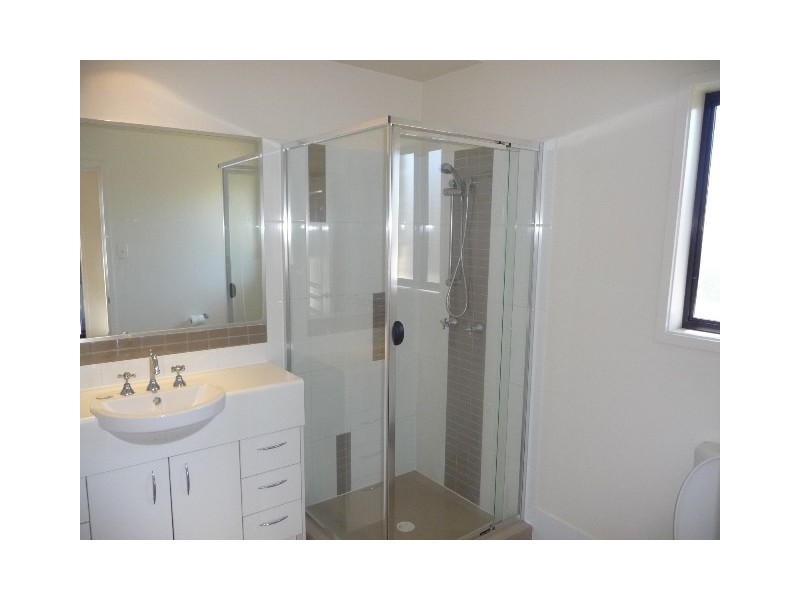 13 Oak Street, Cooroy QLD 4563