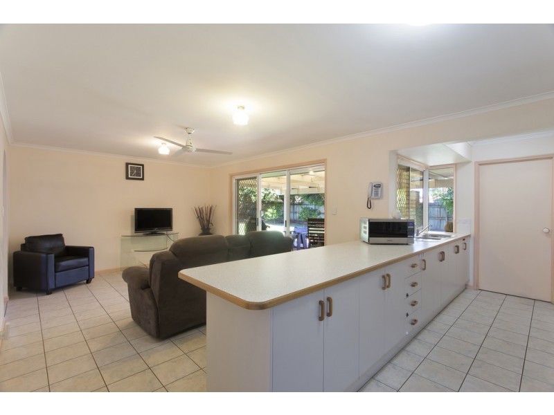 6 MERIDAN COURT, Pomona QLD 4568