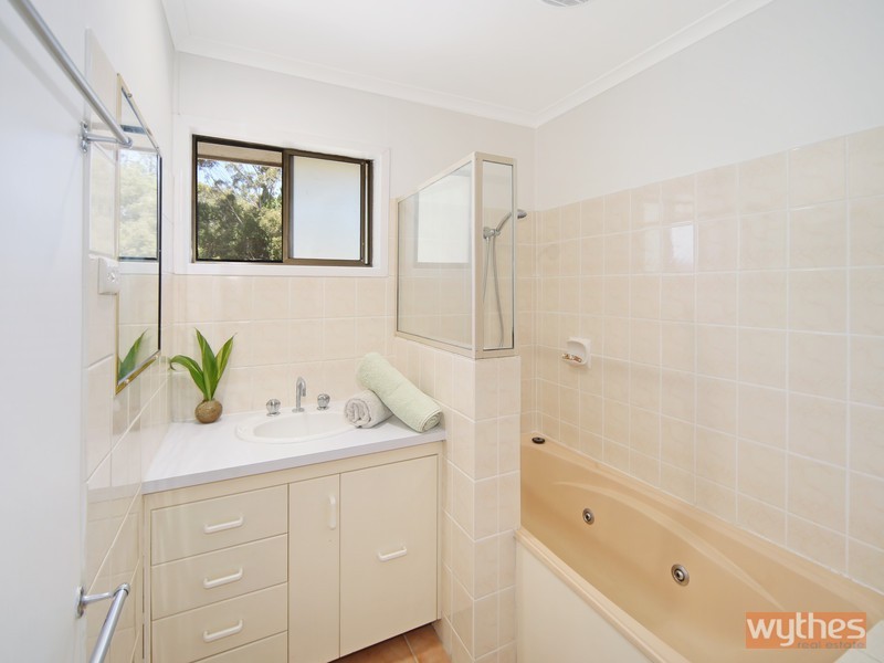 18 Lake MacDonald Drive, Cooroy QLD 4563