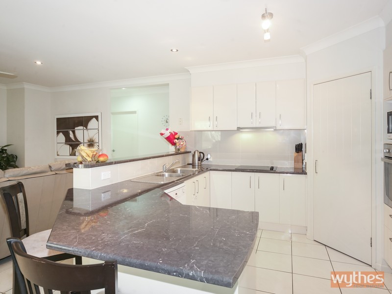 14 Kensington Drive, Cooroy QLD 4563