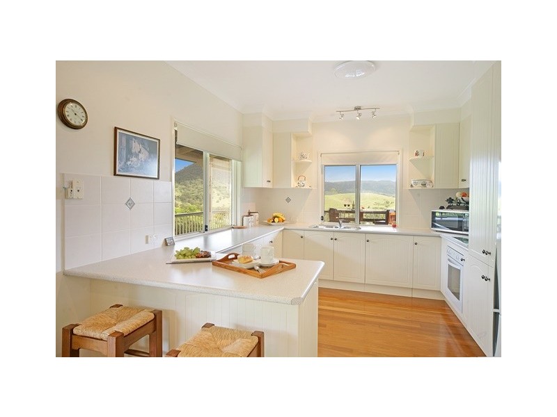 33 Sallwood Court, Pinbarren QLD 4568