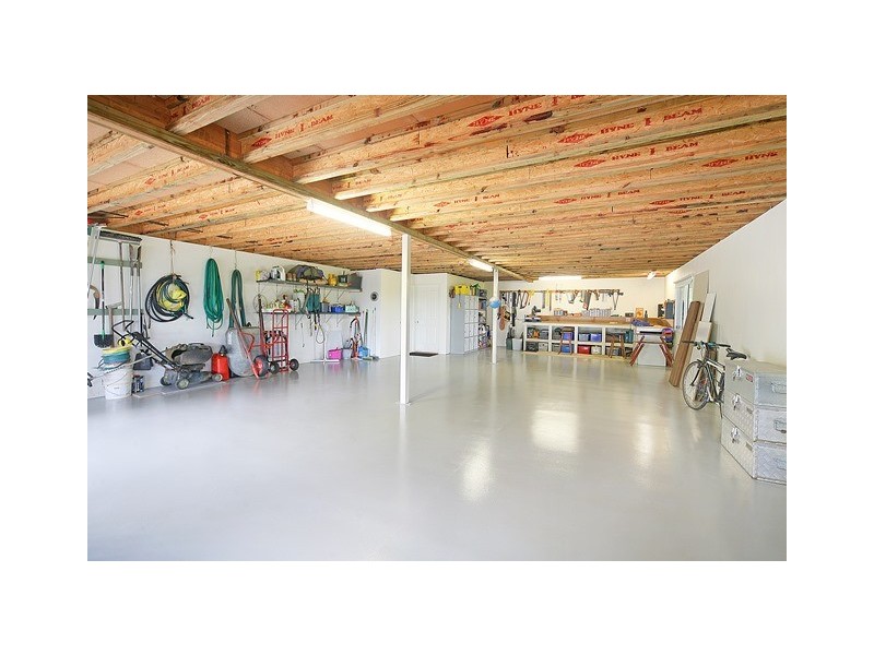 33 Sallwood Court, Pinbarren QLD 4568