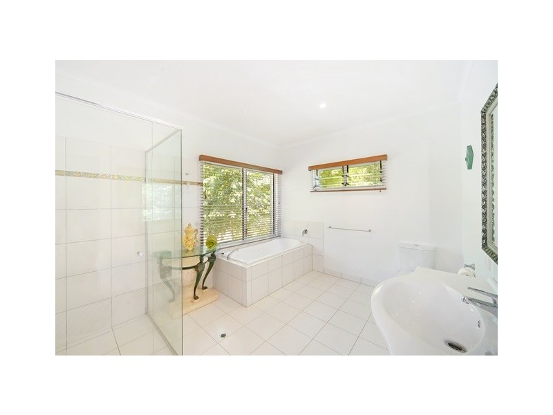 6 Highfield Rise, Pomona QLD 4568