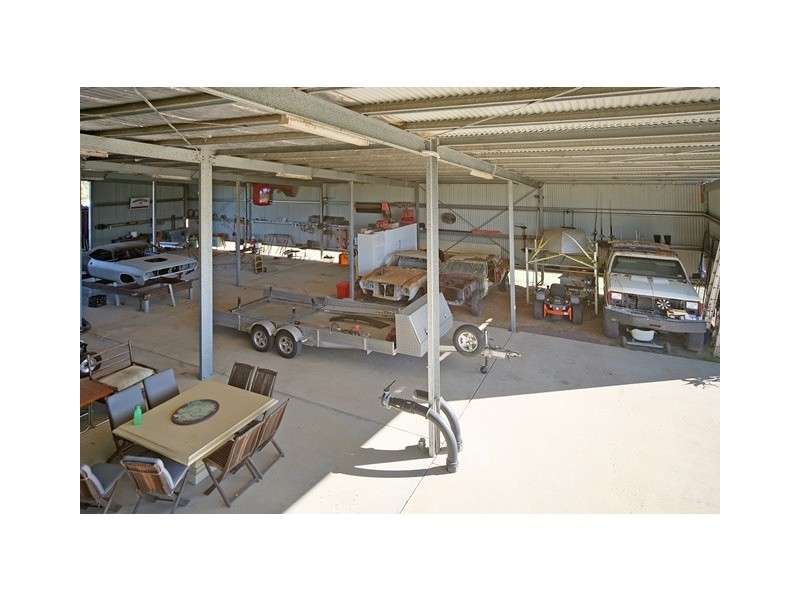 80 Howe Road, Traveston QLD 4570