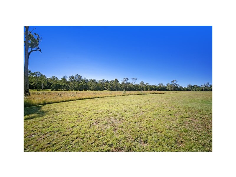 80 Howe Road, Traveston QLD 4570