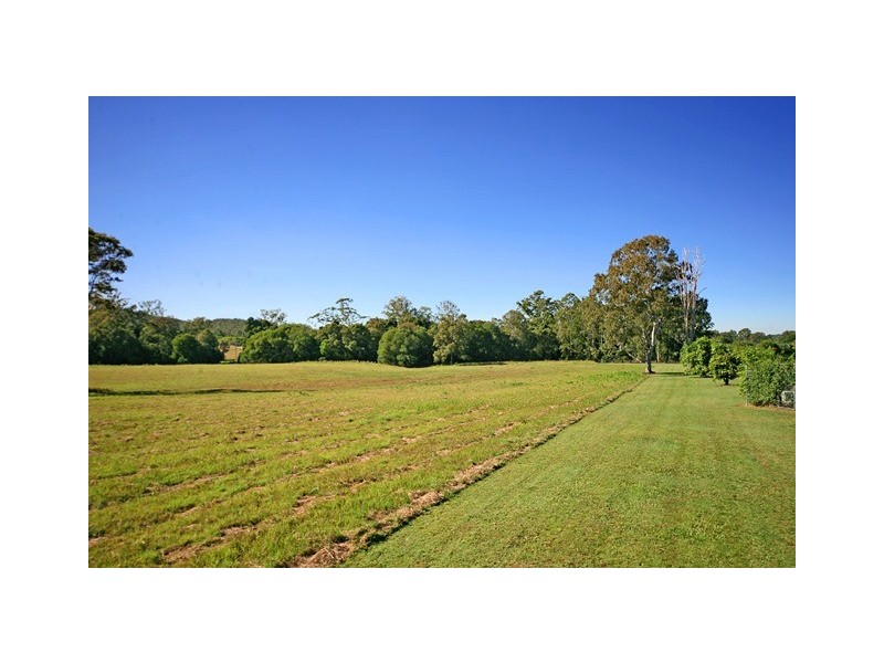 80 Howe Road, Traveston QLD 4570