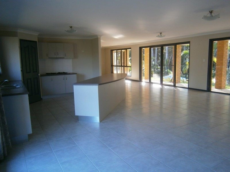 28 White Wood Court, Lake Macdonald QLD 4563